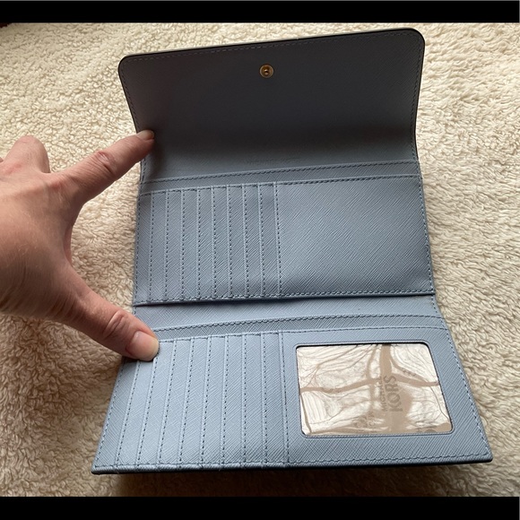 HOLD ~ HP ๐ Michael Kors Tri-Fold Wallet - Picture 3 of 7